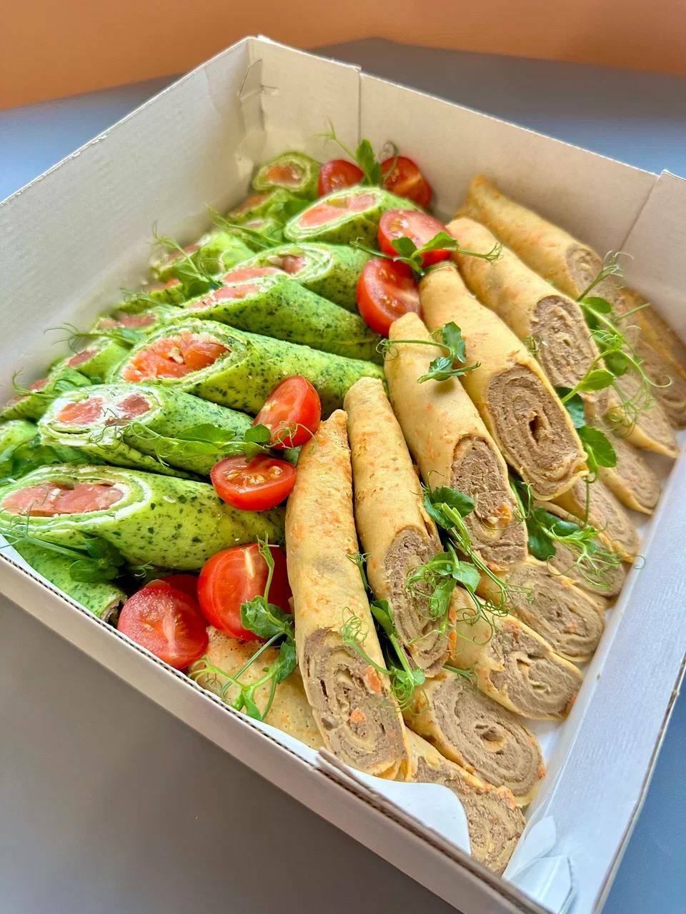 Ассорти рулетиков 32шт.